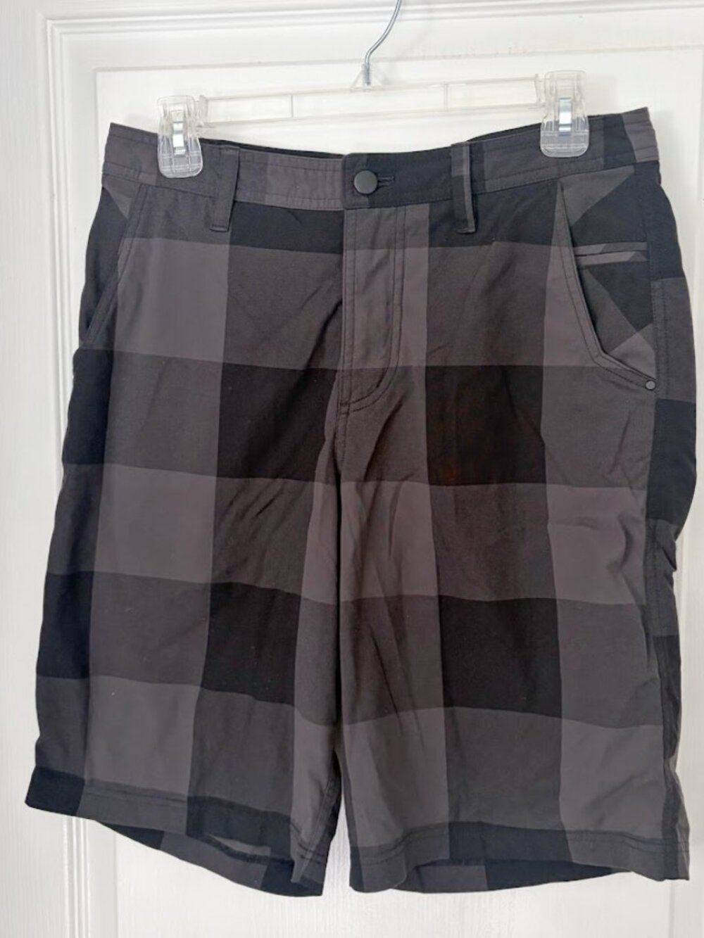 Lululemon Kahuna 2.0 Plaid Pattern Athletic Nylon Blend Pocket Chino Shorts - Picture 4 of 12